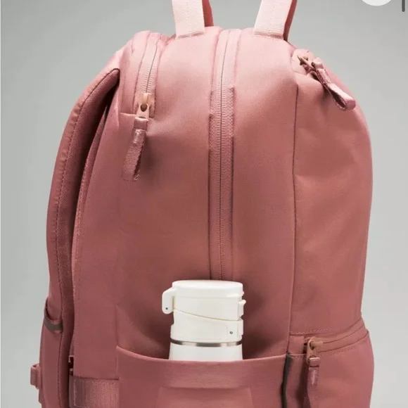 🎒NWT Lululemon Double Zip Backpack. 22L. Sold out color  spiced chai! - Picture 4 of 12